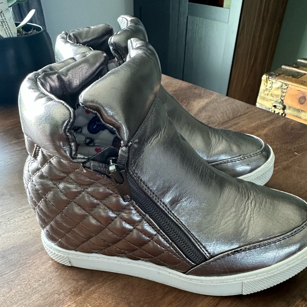 Steve Madden girl high tops